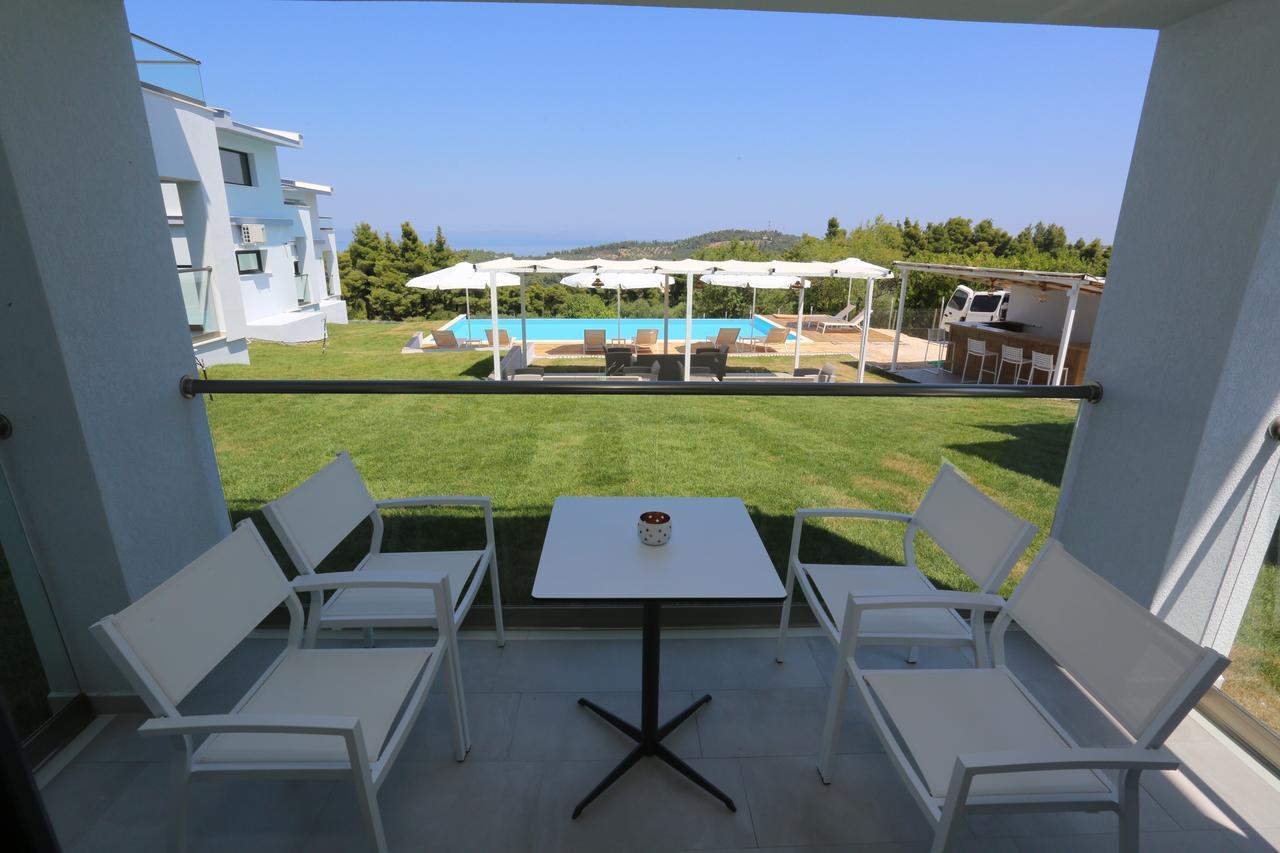 Blue Avenue Aparthotel Paliouri Exteriör bild
